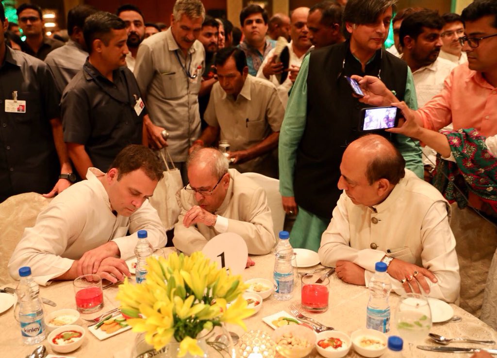 इफ्तार दावत नहीं पाॅलिटिकल स्टंट