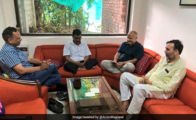 एलजी हाउस से जबरन निकल सकते हैं, केजरीवाल को आशंका
