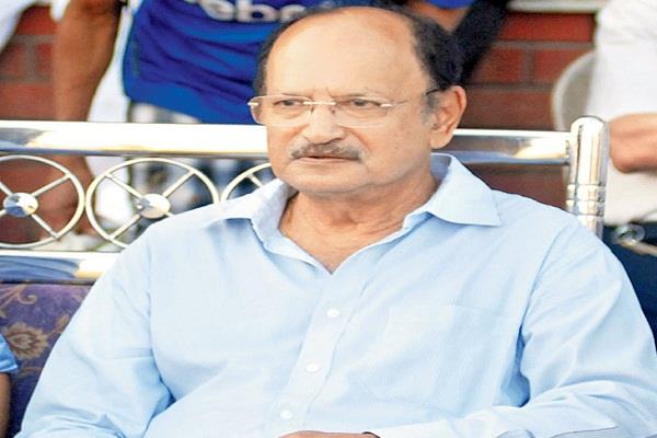 नहीं रहे अजित वाडेकर