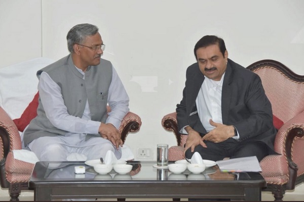 निवेश के सियासी संदेश