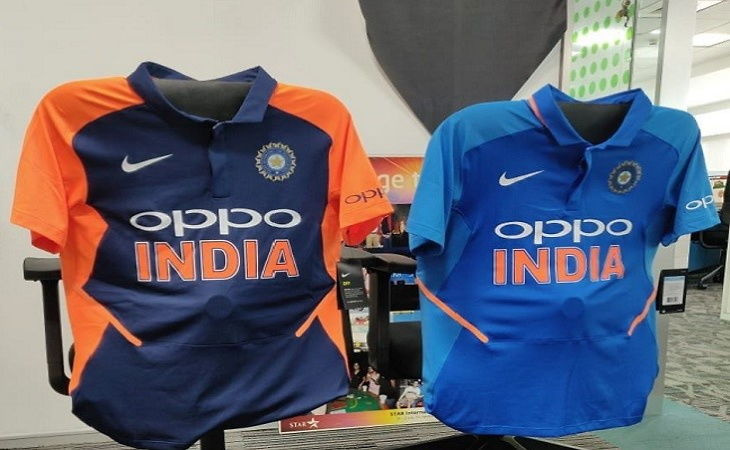 अब पिच पर सियासत,नारंगी जर्सी पर शुरू हो गई राजनीति  
