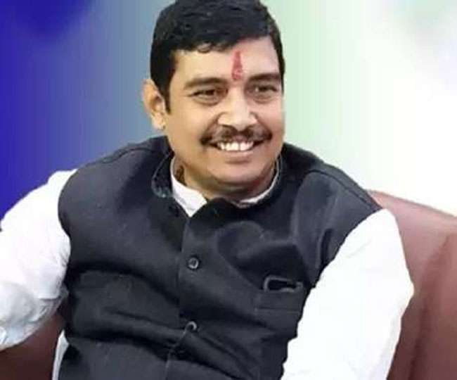 रेप आरोपी सांसद ने कोर्ट में किया सरेंडर