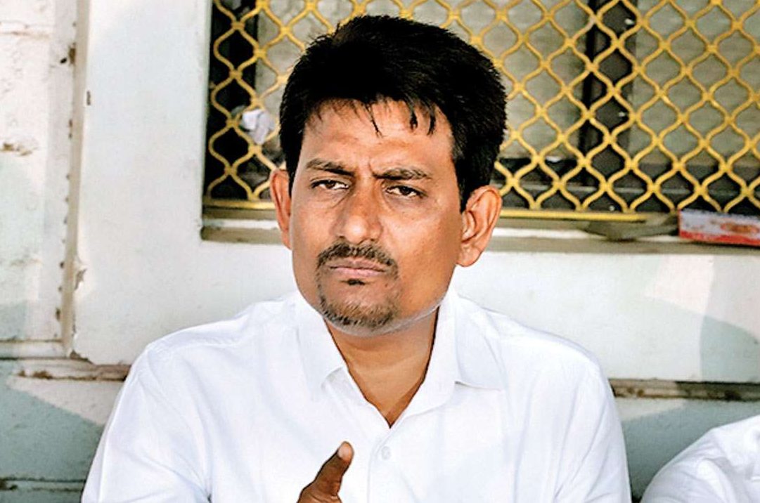 न घर के, न घाट के