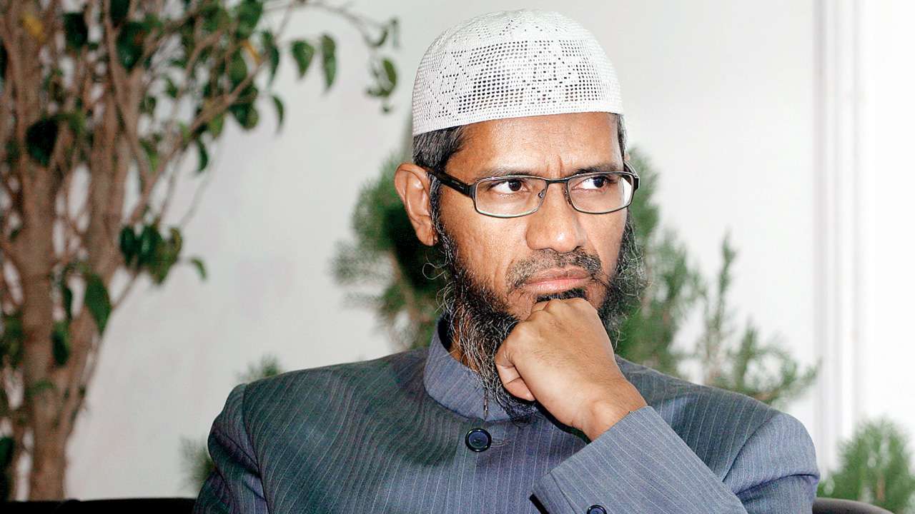 भारत में वांछित जाकिर नाइक पर मलेशिया सरकार ने भाषण देने पर लगाई रोक