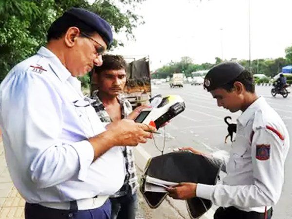 आत्मदाह करने को मजबूर कर रहा नया मोटर व्हीकल एक्ट  