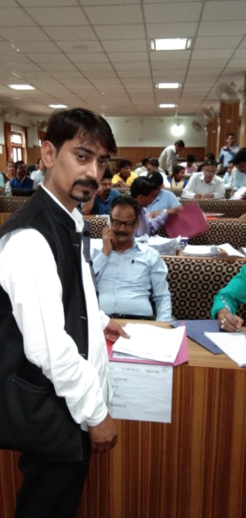 देवेन्द्र रावत ने किया नामंकन जनता का मिला आपार समर्थन