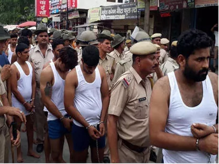 राजस्थान में 13 आरोपियों का जुलूस निकालने पर मानवाधिकार आयोग सख्त,डीजीपी तलब  