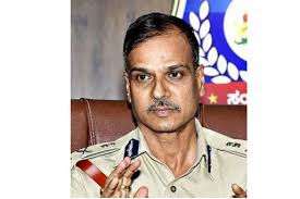 सीबीआई ने पूर्व पुलिस कमिश्नर आलोक कुमार के घर पर मारे छापे
