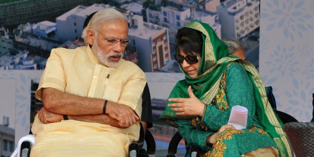 ‘हाउडी मोदी’ :अनुच्छेद 370 का जिक्र सुनते ही भड़क उठी महबूबा मुफ़्ती  