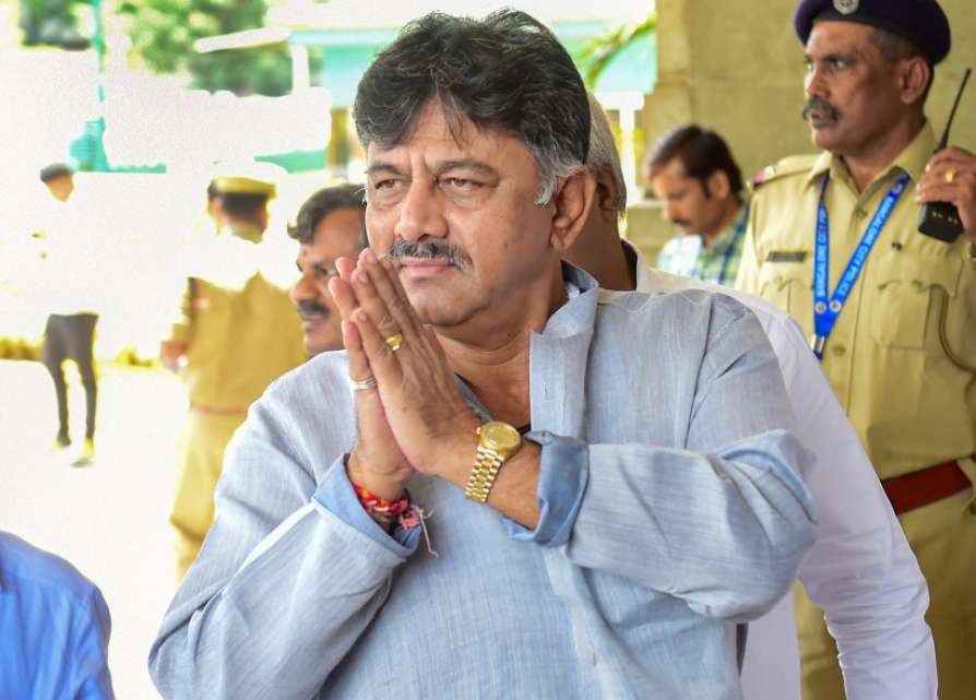 डीके शिवकुमार की गिरफ्तारी पर दिल्ली से कर्नाटक तक बवाल