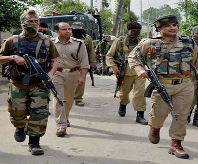 आतंकियों की मदद,कांग्रेस नेता के भाई समेत 12 के खिलाफ हुआ मामला दर्ज