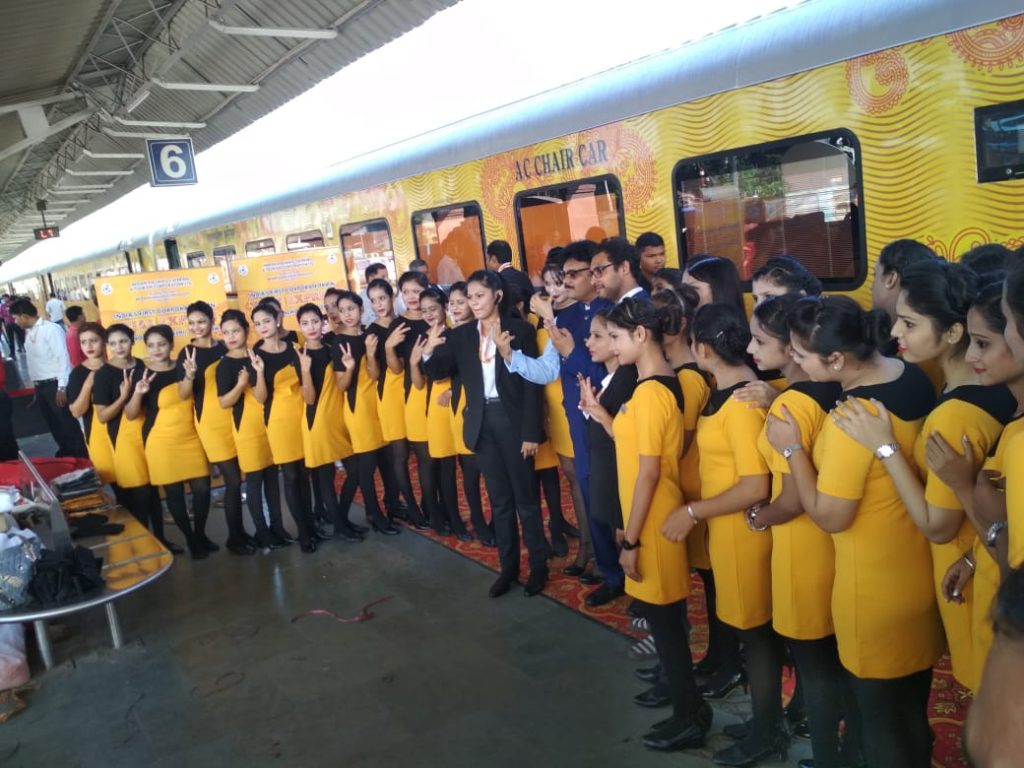 किसने दी निजी रेल को किराये में लूट की छूट  ?