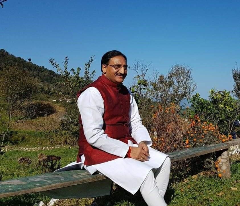 निशंक का गिरता ग्राफ