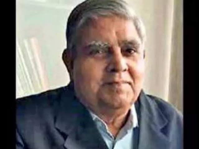 नए गवर्नर से त्रस्त ममता