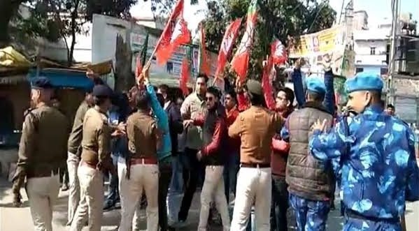 CAA विरोध में पहुंचे कन्हैया कुमार के खिलाफ लगे ‘गो बैक’ के नारे