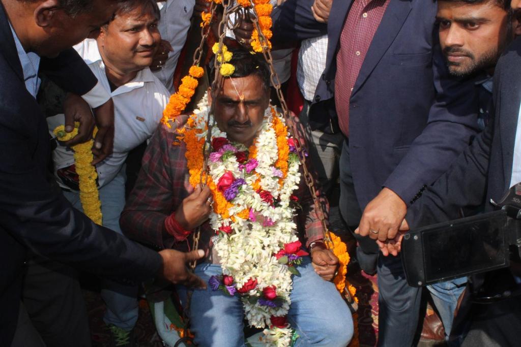 स्वास्थ्य मंत्री के स्वागत के चक्कर में मरीज ने तोड़ा एम्बुलेंस में दम