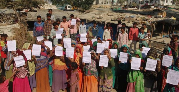 गुजरात में मासिक धर्म जांचने की लिए 68 लड़कियों के उतरवाए गए कपड़े
