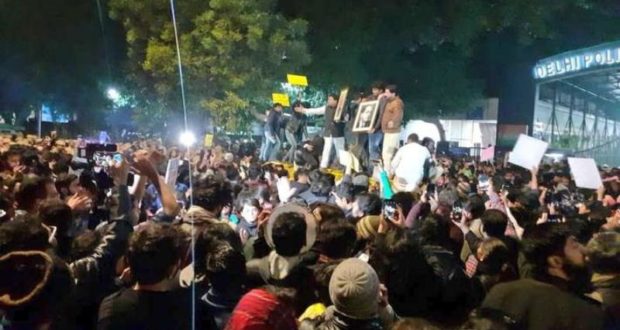 सियासी षड्यंत्र तो नहीं जामिया में 4 दिन में 2 बार गोलीकांड?