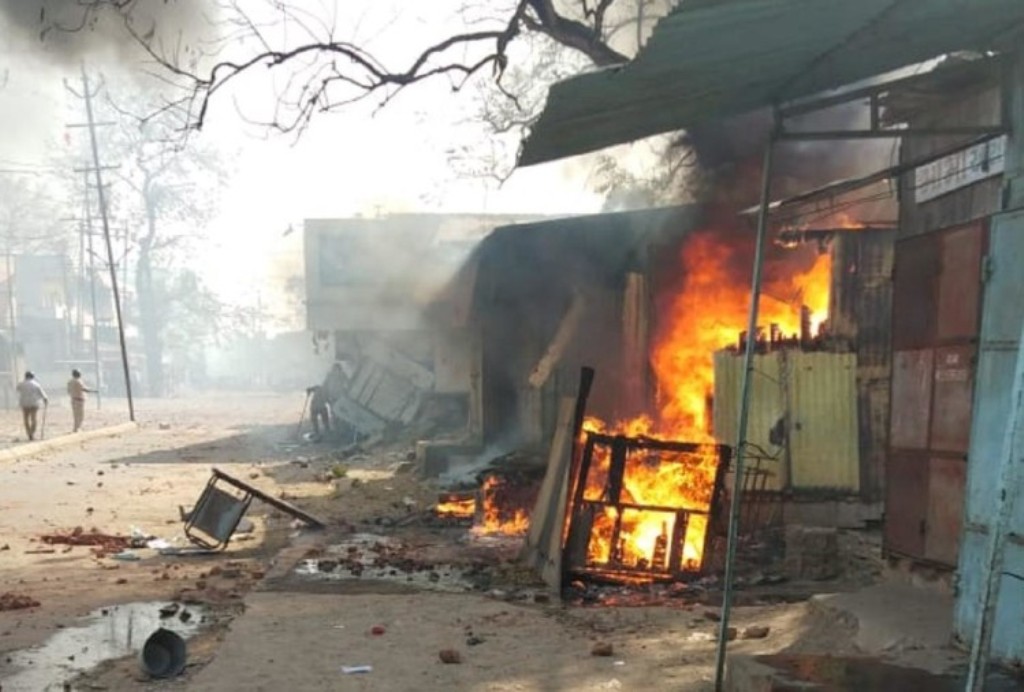 गुजरात के खंभात तालुका में भड़की सांप्रदायिक हिंसा, 13 लोग घायल