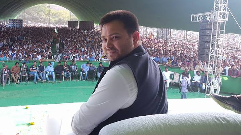 लालू का बिखरता साम्राज्य, नहीं संभाल पा रहे तेजस्वी