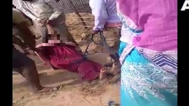 पश्चिम बंगाल: TMC नेता ने दो बहनों को रस्सी से बांधकर घसीटा, फिर की पिटाई