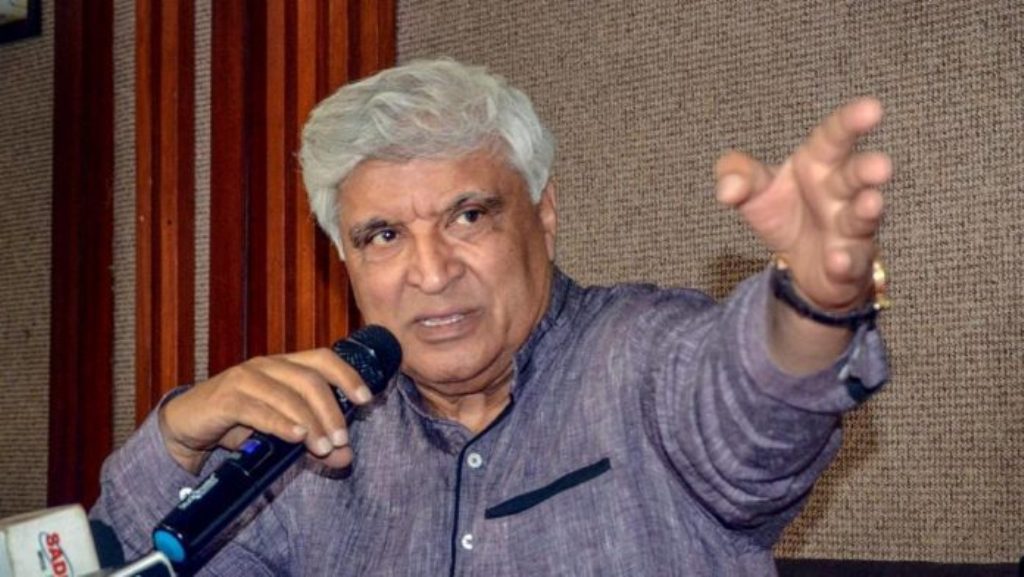 जावेद अख्तर ने नमाज पर आए फतवा का किया समर्थन, यूज़र्स ने किया ट्रोल