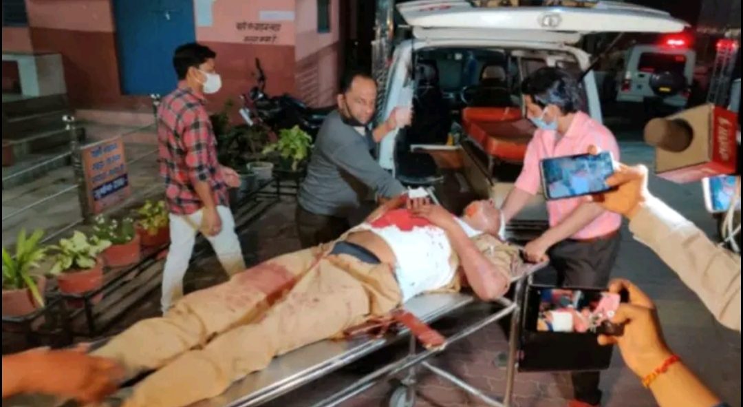 मुजफ्फरनगर में लॉकडाउन का पाठ पढ़ाने पहुंची पुलिस पर ग्रामीणों ने किया हमला