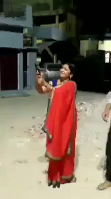 बीजेपी महिला जिलाध्यक्ष ने कोरोना भागने के लिए जमकर चलाई गोलियां