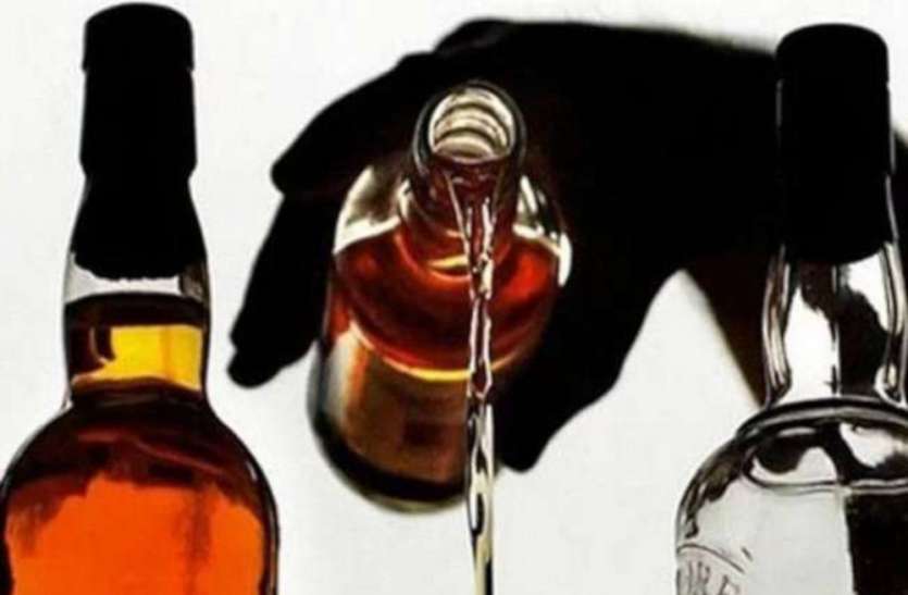 कोरोना वायरस के कोटाबाग विकास खण्ड में शराब तस्कर सक्रिय 