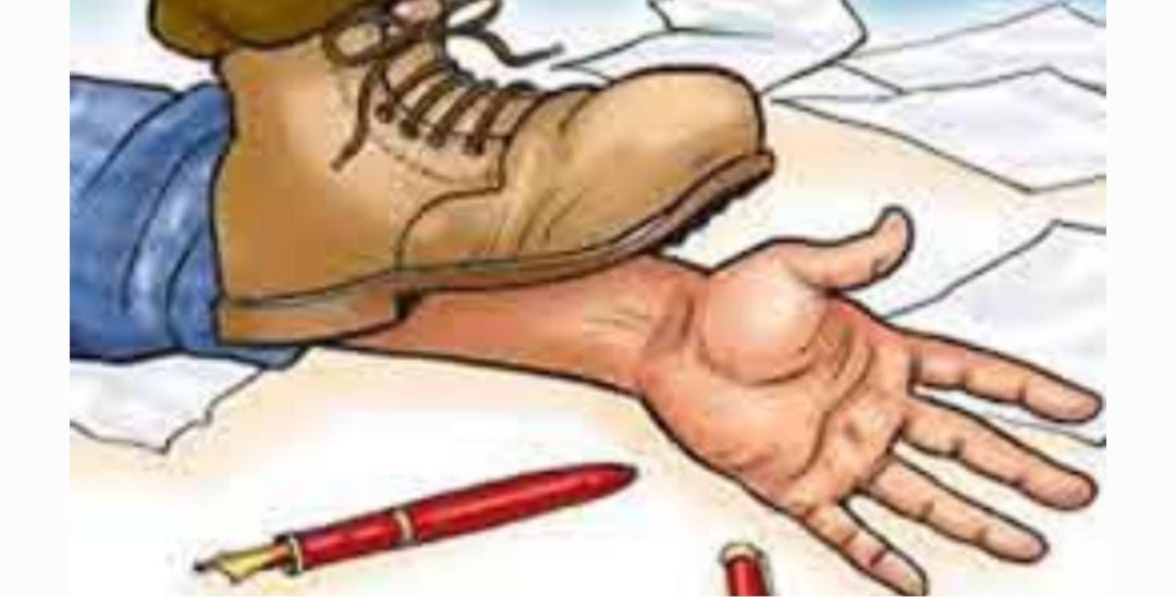 कोरोना का सच उजागर करने पर पत्रकारों को सजा दे रही सरकार, 11 पत्रकारों पर 19 FIR