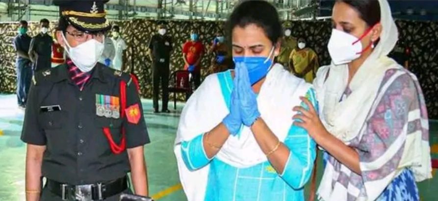 शहीद कर्नल संतोष की शहादत को सम्मान, पत्नि को तेलंगाना सरकार ने बनाया SDM