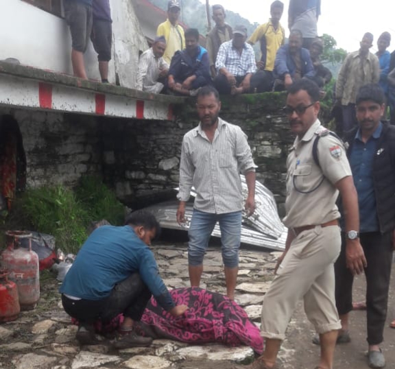 उत्तराखंड के पिथौरागढ़ में बादल फटने से तबाही, 3 की मौत, 11 लोग लापता
