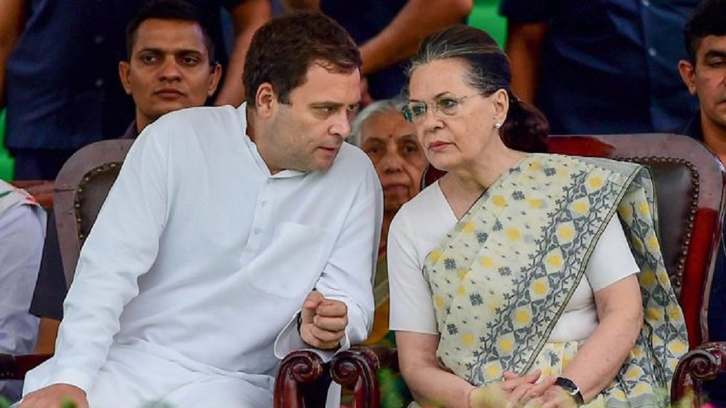 कांग्रेस की समस्या परिवारवाद नहीं उसका तैयार किया इतिहास है
