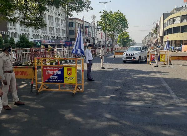 मध्य प्रदेश के आधा से ज्यादा मंत्री कोरोना पीड़ित, फिर लॉकडाउन 