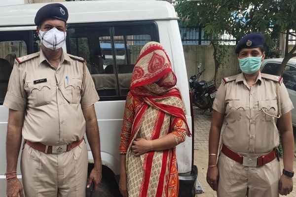 टोना-टोटके के चक्कर में 8 साल की बेटी की गला दबाकर हत्या