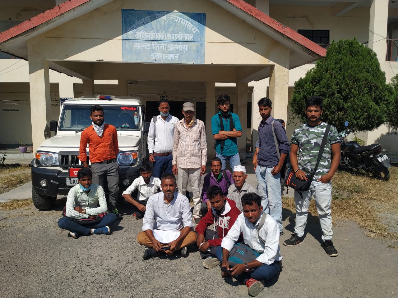 ग्राम प्रधान पति पर लगा ग्राम पंचायत  विकास अधिकारियों को जान से मारने का आरोप ,गिरफ्तारी तक कार्य बहिष्कार करेगा संगठन।