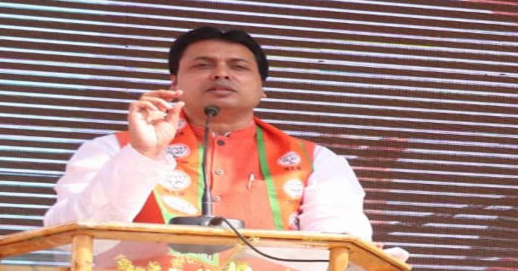 त्रिपुरा में सीएम बिप्लब देब की कुर्सी खतरे में, विधायकों ने की बगावत