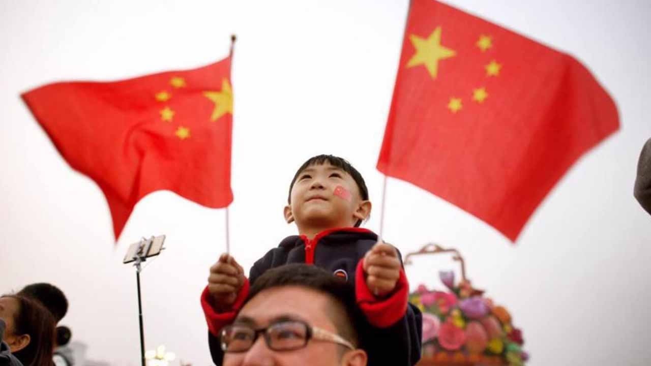 चीन के गरीबी मुक्त दावे पर, देश के अंदर से ही उठे विरोध के सुर
