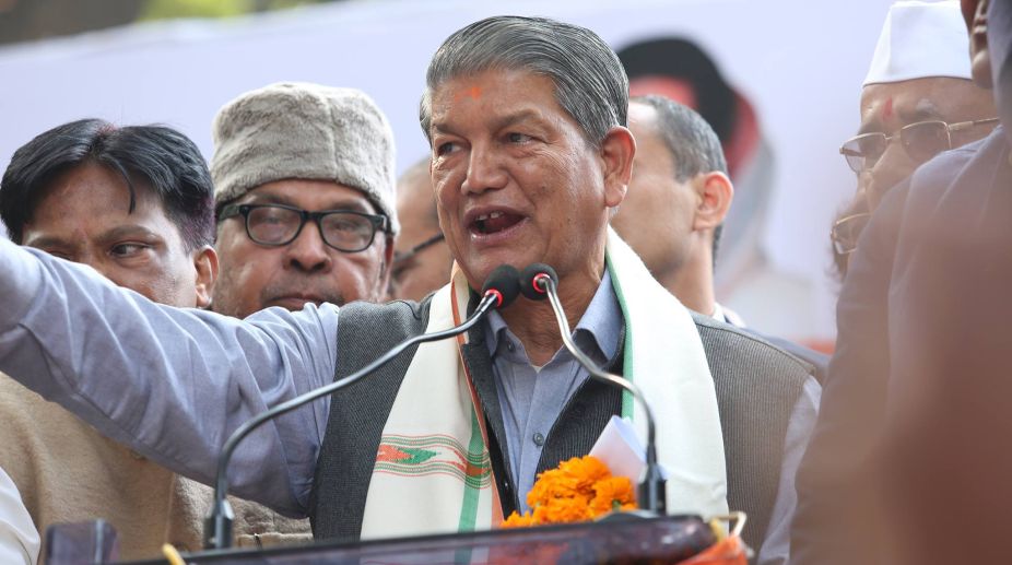 दलबदलू नेताओं को साध रहे हैं हरीश रावत