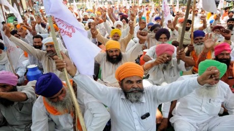 सरकार के लिए बड़ी चुनौती बना किसान आंदोलन, किसानों का भरोसा खो गई सरकार