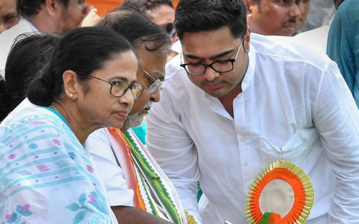  ‘गुंडा और माफिया’ कहने पर ममता बनर्जी के भतीजे को भेजा नोटिस 