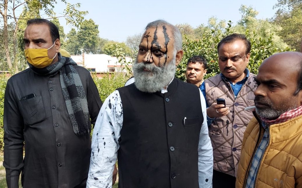 विवादों के महारथी सोमनाथ भारती की यूपी में गिरफ्तारी पर भड़के केजरीवाल