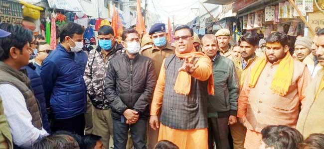 प्रभात फेरी को लेकर तनातनी, पुलिस प्रशासन की सूझबूझ से टला हंगामा