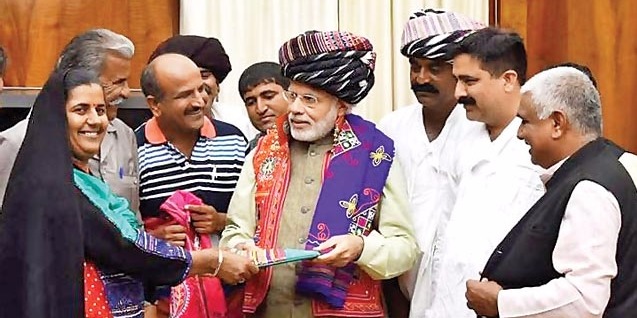 कभी 1 रूपये में घरों मे पानी भरती थी, आज दे रही ढाई लाख महिलाओं को रोजगार 