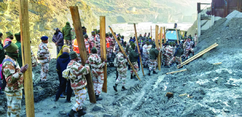पीड़ितों के सब्र का बांध भी टूटने लगा