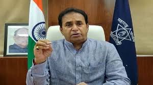 महाराष्ट्र सरकार करेगी पूर्व क्रिकेटर और फिल्मी सितारों के ट्वीट की जांच