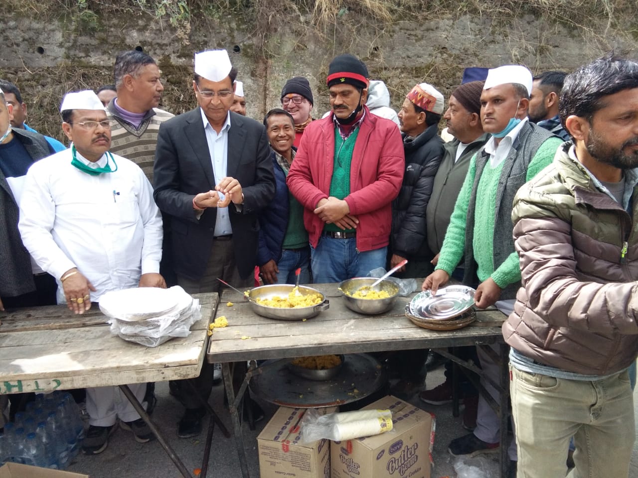 आपदा क्षेत्र में आगे आए राजनीतिक-सामाजिक संगठन 