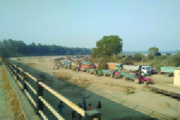 कुंभ की आड़ में अवैध खनन
