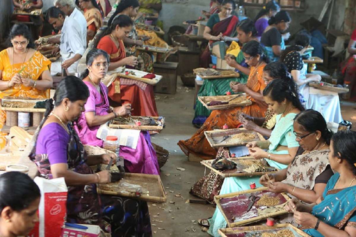 बंगाल चुनाव में मुद्दा नही बनी 13 लाख बीड़ी मजदूरों की पीडा