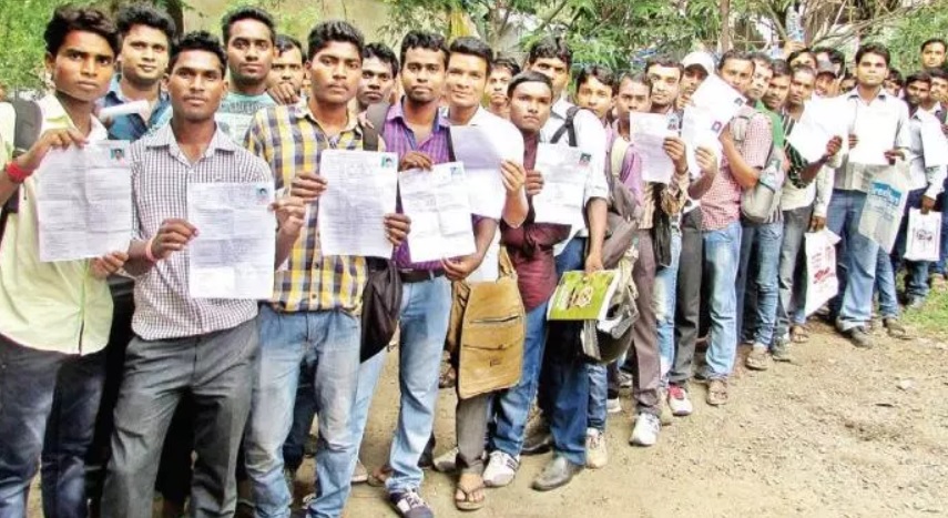 क्या रिटायरमेंट की उम्र बढ़ाएगी सरकार ?